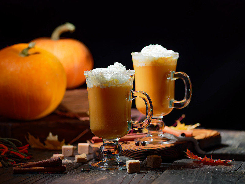 热,鸡尾酒,南瓜派,饮料,奶泡,咖啡杯,热饮,杯,香料,玻璃杯