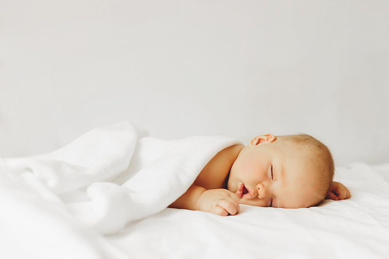 婴儿,就寝时间,可爱的,平和,舒服,肖像,一个人,床单,床,小的