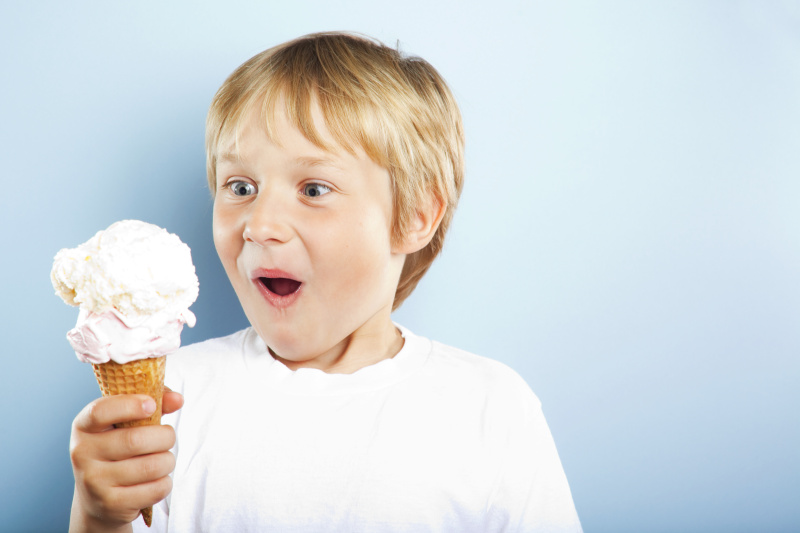 冰淇淋,儿童,面部表情,精神振作,拿着,冰淇淋蛋卷,刺激,吃,夸张,激励