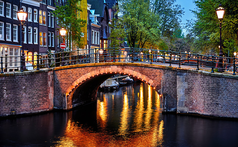 中世纪花饰字母,夜晚,荷兰,阿姆斯特丹,桥,传统,城市生活,灯笼,曙暮光,黄昏