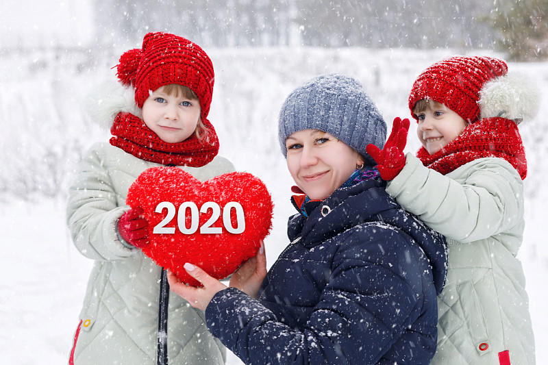 2020,概念,恋爱集会,寒冷,姐妹,家庭,风,母亲,从容态度,雪