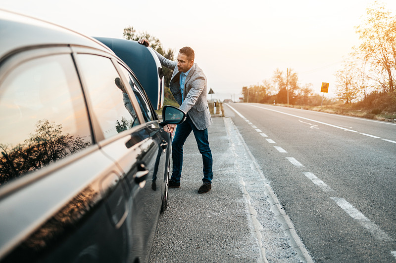 拖运卡车,车辆运输车,旅途,沥青,卡车,汽车,交通,仅一个男人,皮卡车,坏掉的