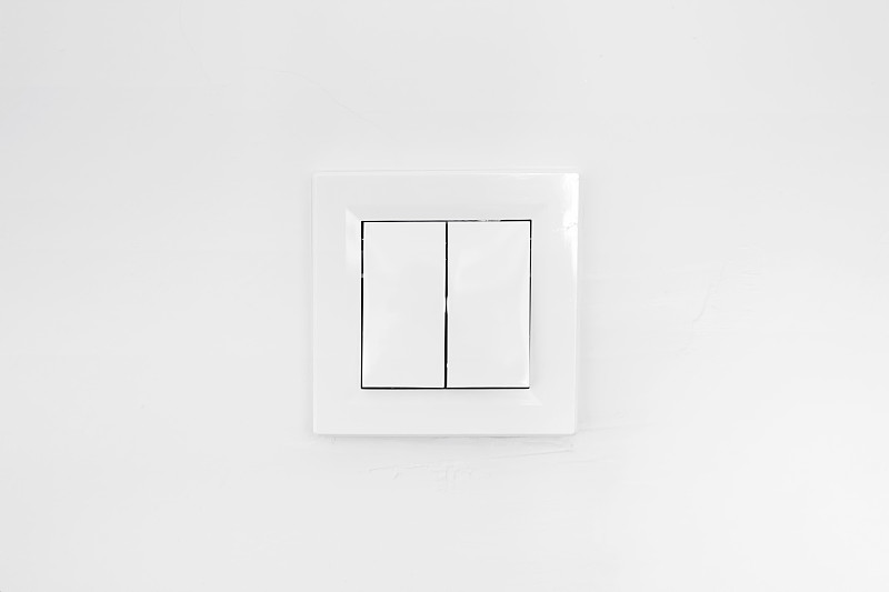 白色,墙,灯开关,两个物体,一个物体,插座,背景分离,塑胶,技术,环境保护