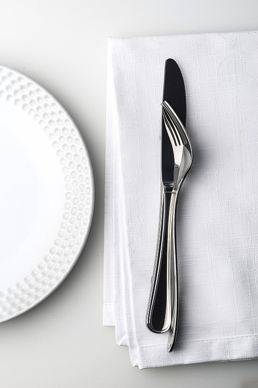 餐巾,白色,银餐具,不锈钢,餐刀,两个物体,食品,简单,现代,钢铁