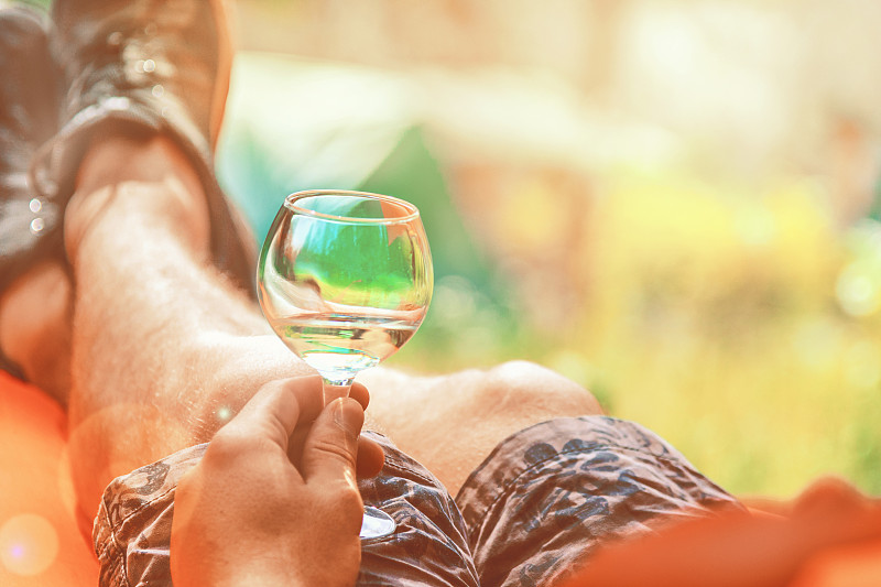 葡萄酒,概念,玻璃杯,夏天,男人,太阳,单色图片,庭院,阳光光束,度假