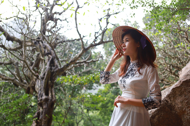锥形帽,青年人,注视镜头,女人,传统,自然美,衣服,可爱的,越南,平和