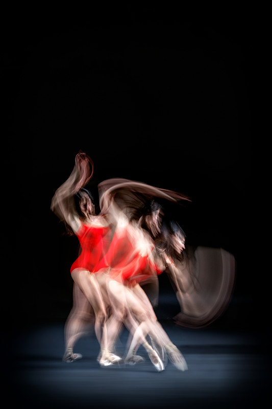 ?stanbul,TurkeyTwo,ballerinas,shot,in,the,studio,with,long,exposure