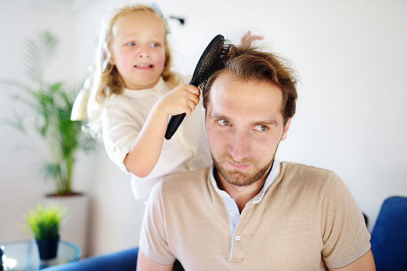 父亲,发刷,小的,儿童,女儿,头发,进行中,发型,做