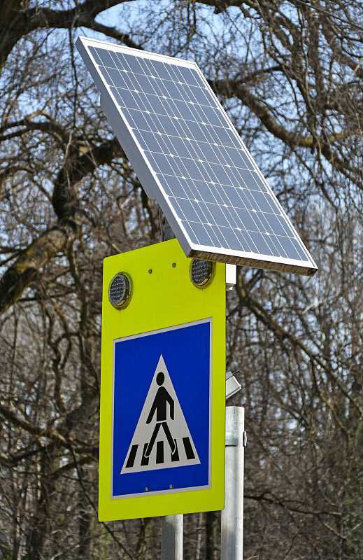 街道,太阳能电池板,行人交叉路标志