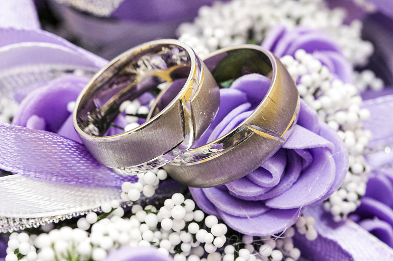 结婚戒指,紫色,两个物体,华丽的,事件,纺织品,婚姻,浪漫,花,爱
