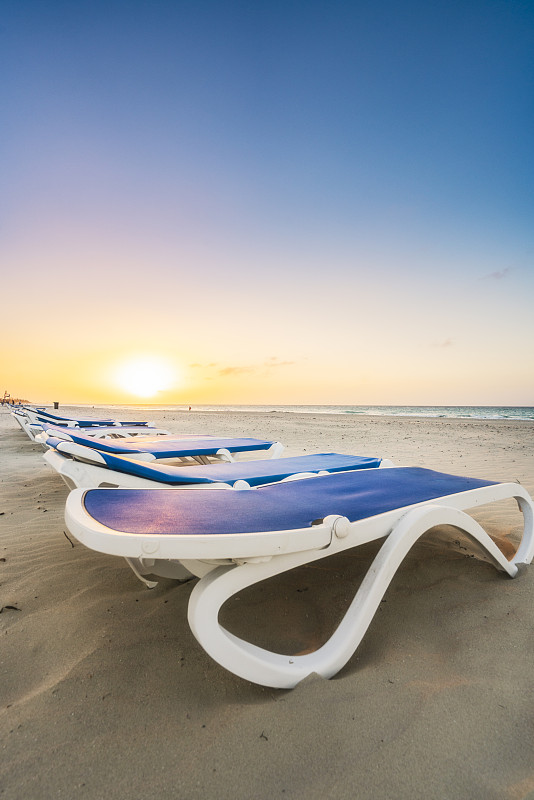 维拉德罗海滩,云景,热带气候,云,椅子,古巴文化,加勒比海文化,瓦拉德罗,伞,热带树