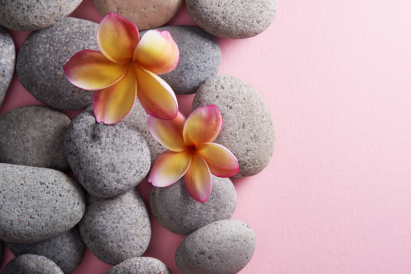 鹅卵石,石头,赤素馨花,背景分离,平衡,简单,堆,圆形,影棚拍摄,马来西亚