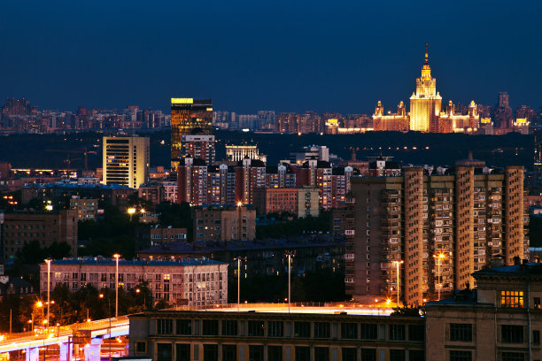 摩天楼夜景近景