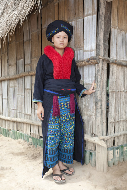 瑶族女性服饰