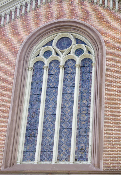 教堂彩色染色玻璃