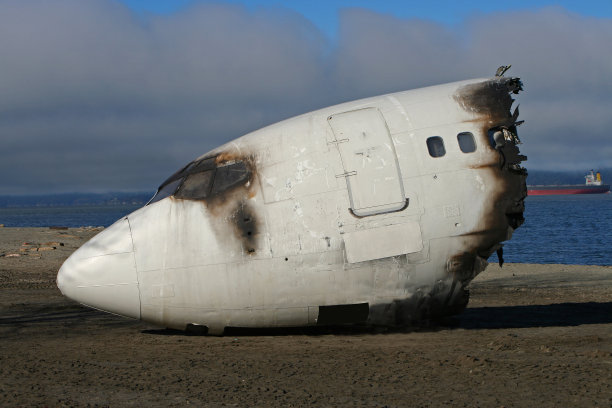 飞机坠毁