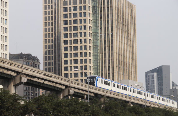 重庆地铁与摩天楼