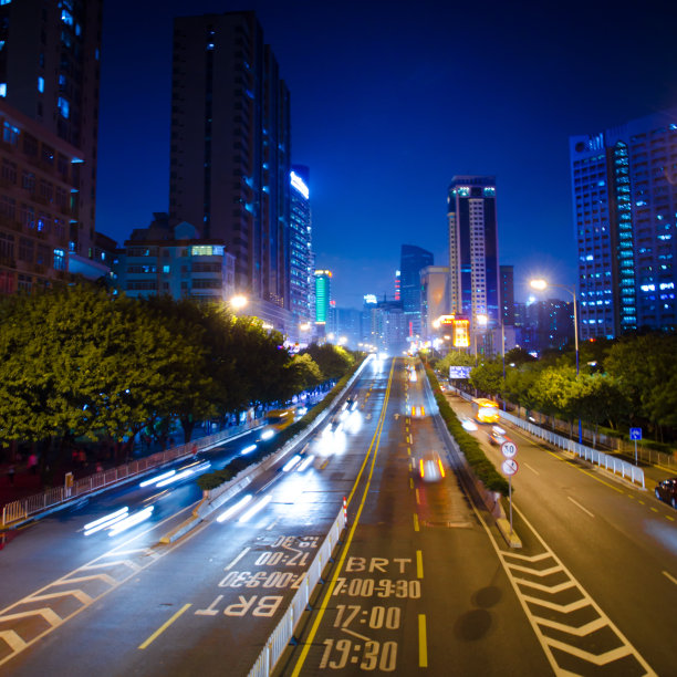 广州闹市夜景