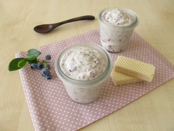 酸奶蓝莓冰激凌