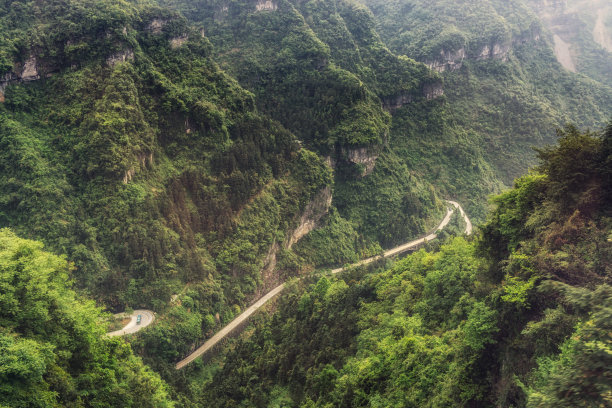 张家界山路