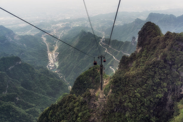 张家界山路