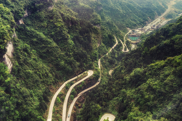 张家界山路