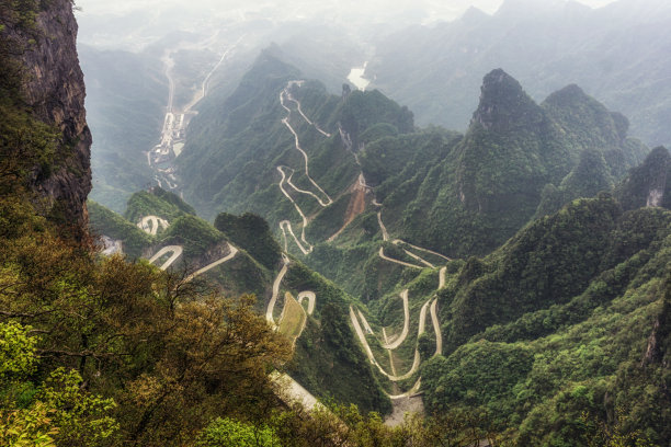 张家界山路