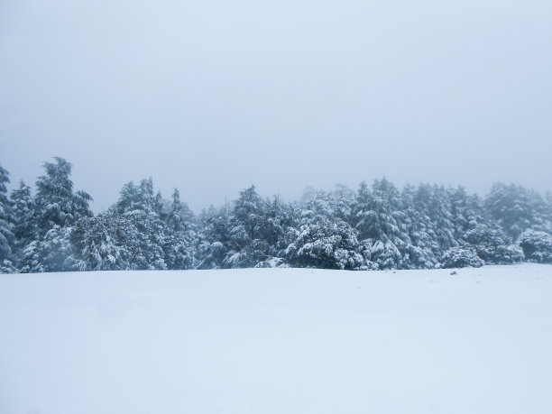 雪山坡