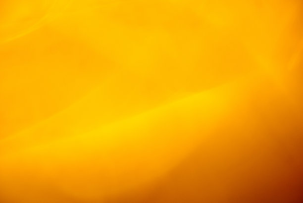 黄橙色