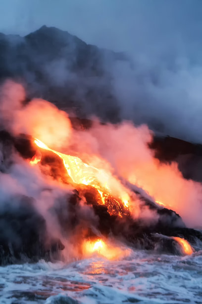 火山爆发岩浆