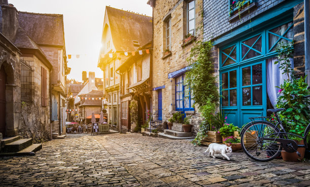 法国小镇古典建筑和街道