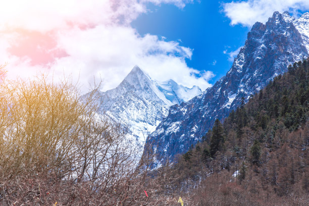 稻城亚丁雪山风光