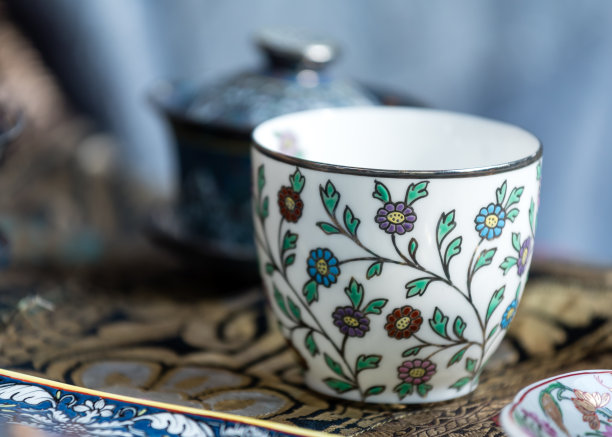 蓝色 陶瓷的 茶杯