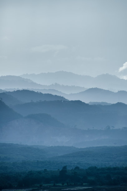 蓝色群山