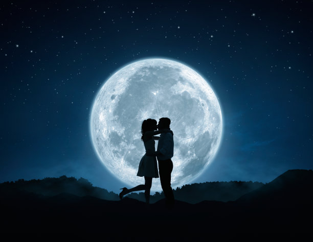 情侣月亮结婚