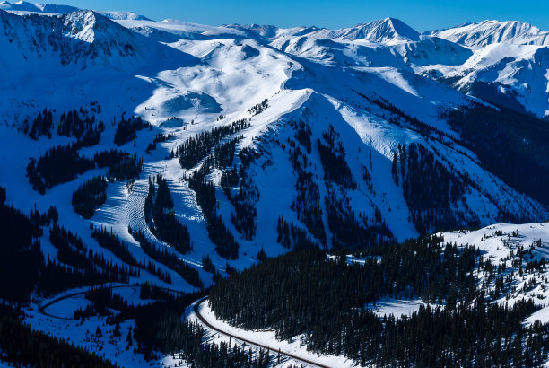 雪山冬景