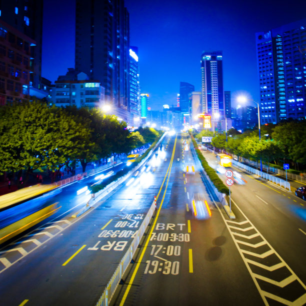 广州闹市夜景