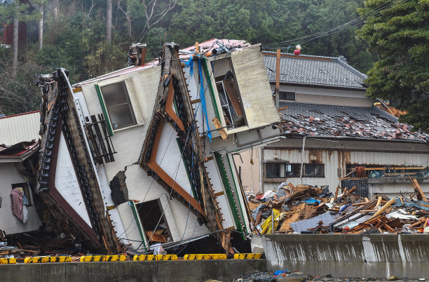 地震