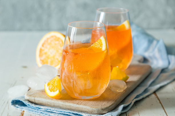 橙色饮料