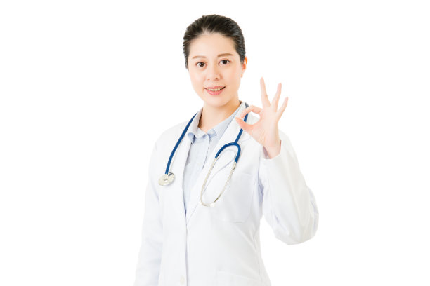 双手竖起大拇指的女护士