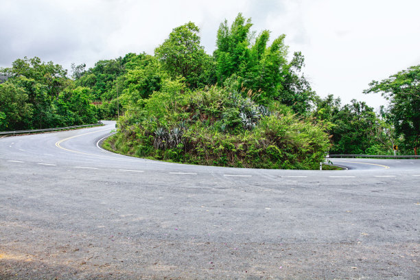 下坡山路