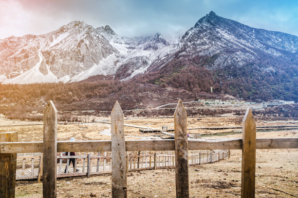 稻城亚丁雪山风光