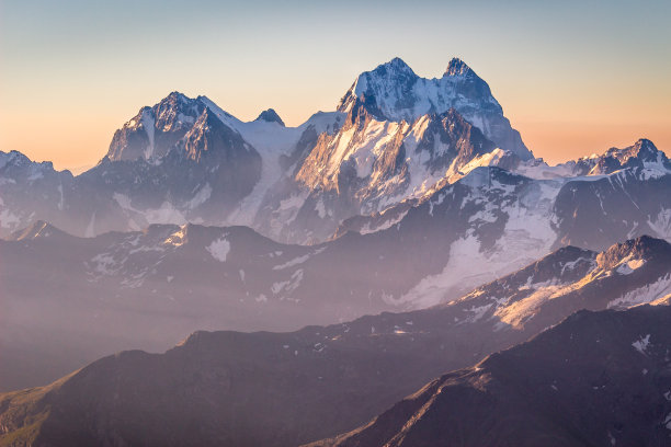 山头,,雪景