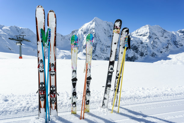 滑雪场广告