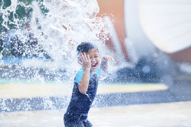 儿童水上乐园夏天夏季