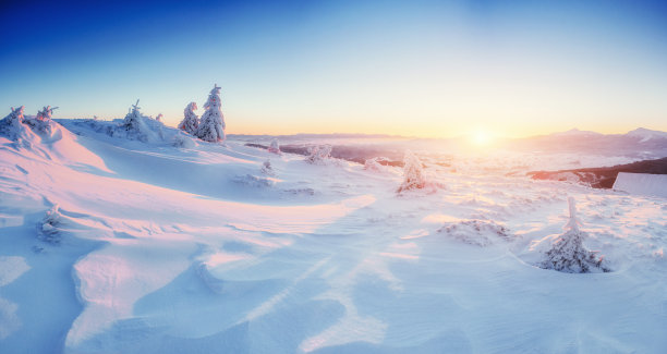 夕阳雪景