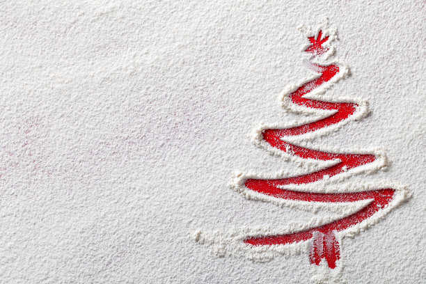 圣诞树上下雪的圣诞红色圣诞树