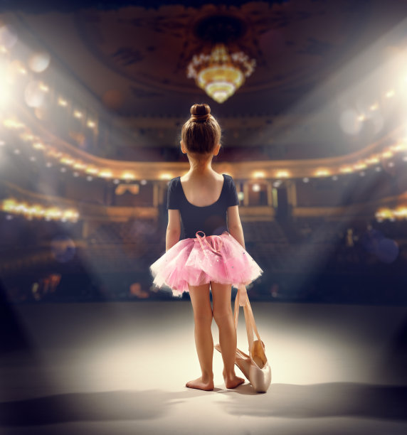 芭蕾舞小女孩