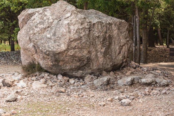 巨石岩石