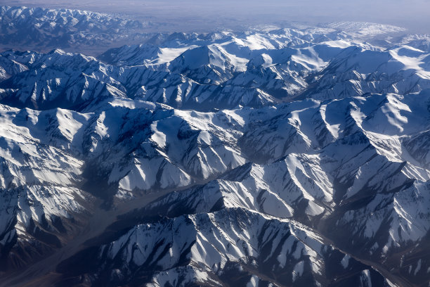 飞越天山